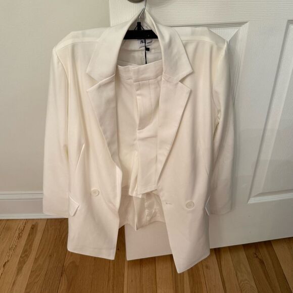 Princess Polly SAZAN BLAZER & SHORTS WHITE - Picture 3 of 10